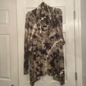 Karen, Kane, 3X tie dye greens and black cotton top. Excellent condition.